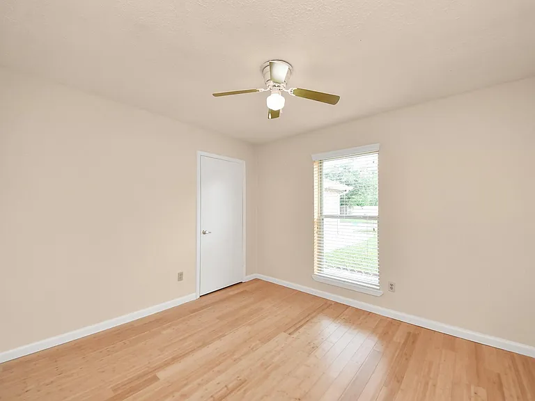 14007 Fleur De Lis Blvd — Photo 30