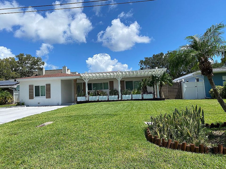 2nd image of 556 Baywood Dr N