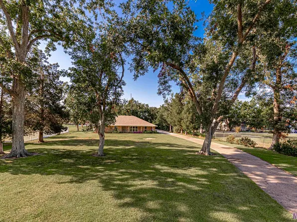 3351 Lydia St, Port Allen, LA 70767