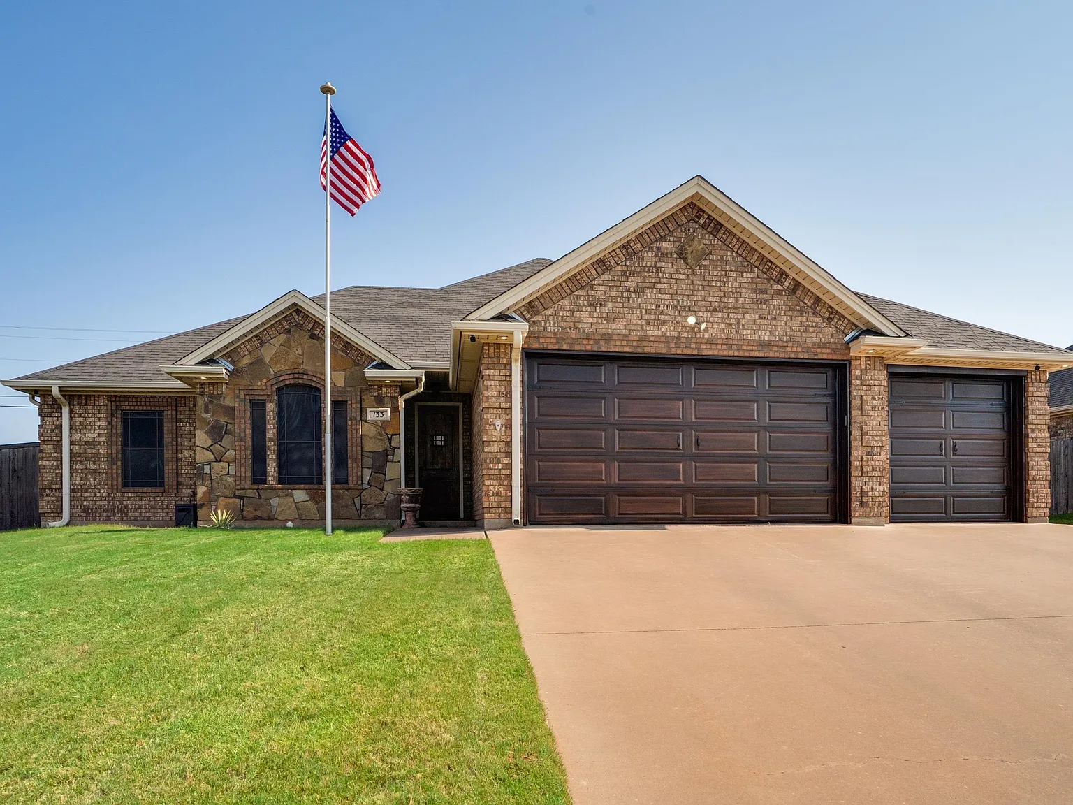4 bed, 2.0 bath, 2033 sqft, $3,500 — Photo 1