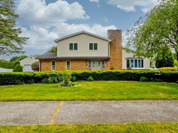 77 Glendale Rd, Agawam, MA 01001