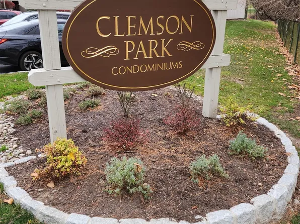 142 Sycamore Drive Bldg #8, Middletown, NY 10940