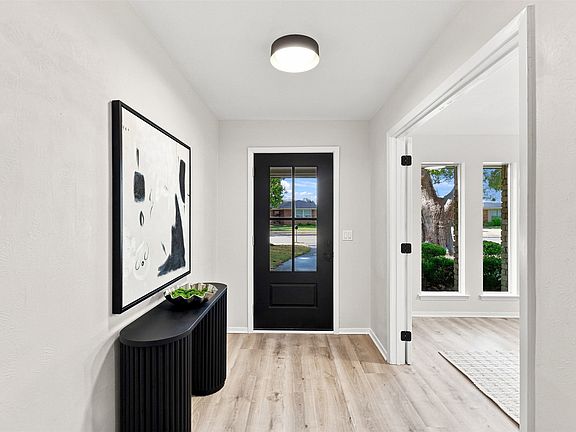 5th image of 1905 Midcrest Dr
