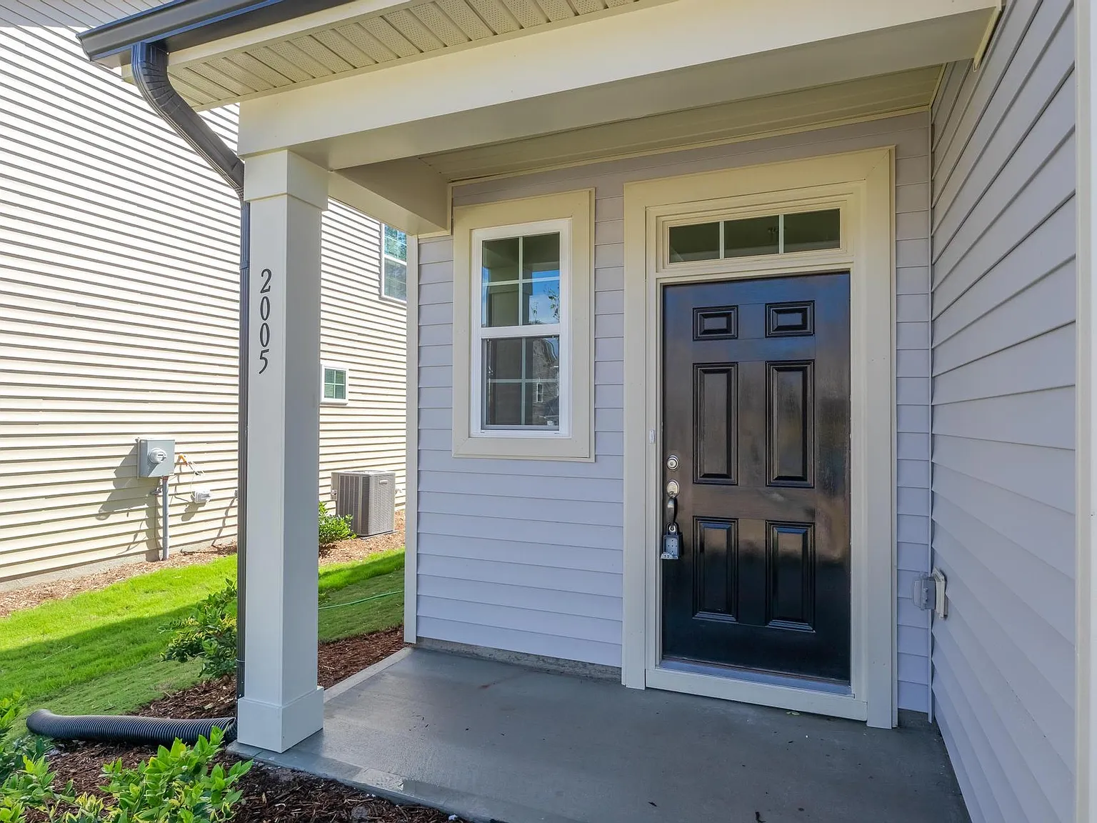 3 bed, 2.5 bath, 1859 sqft, $2,050 — Photo 4