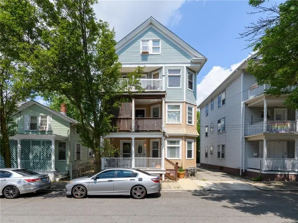 45 Farragut Ave, Cranston, RI 02905