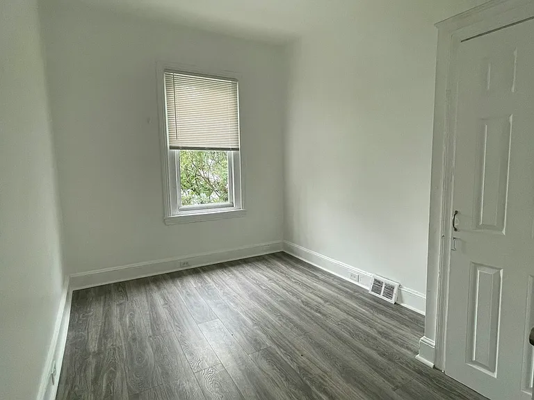 612 W Norris St #3 — Photo 10