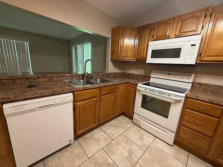 7733 Atherton Ave — Photo 11