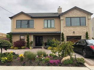 110 Surf Rd, Lindenhurst, NY 11757