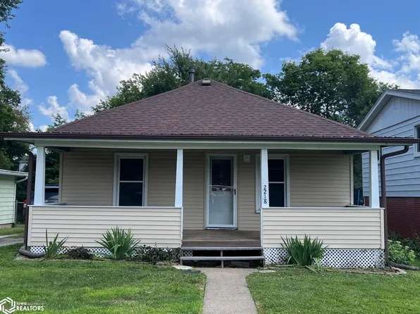 2218 S 10th St, Burlington, IA 52601
