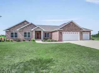 14674 Knob Hill Dr, Heyworth, IL 61745