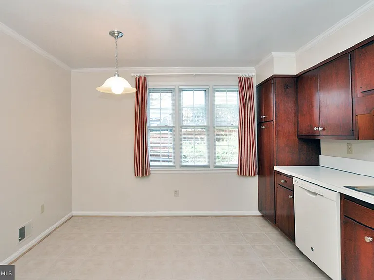 4847 Sangamore Rd #24 — Photo 10