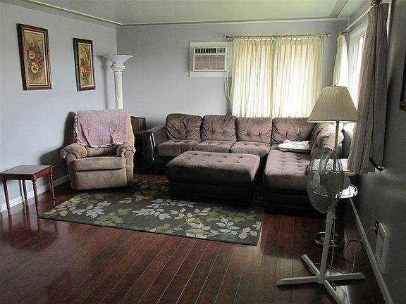 4th image of 1707 E Dalton Ave