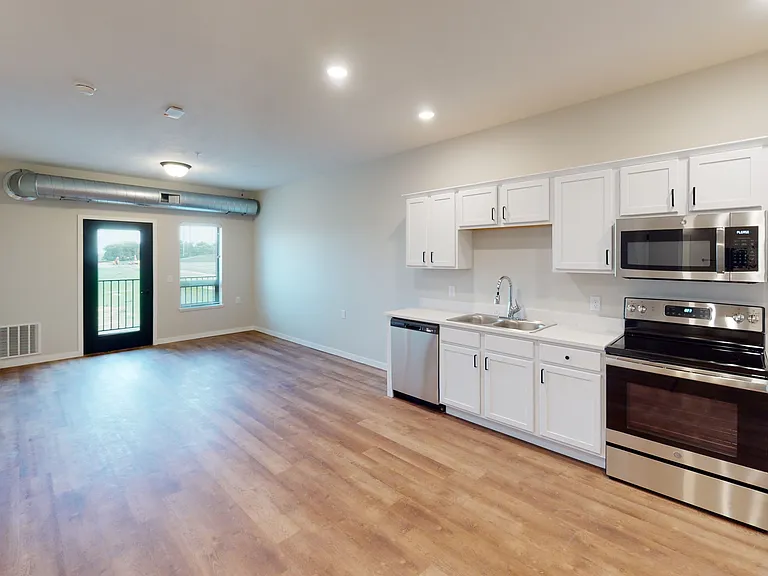 2901 S Burnsfield Ave #102 — Photo 3