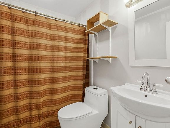 5th image of 9929 Charlotte St