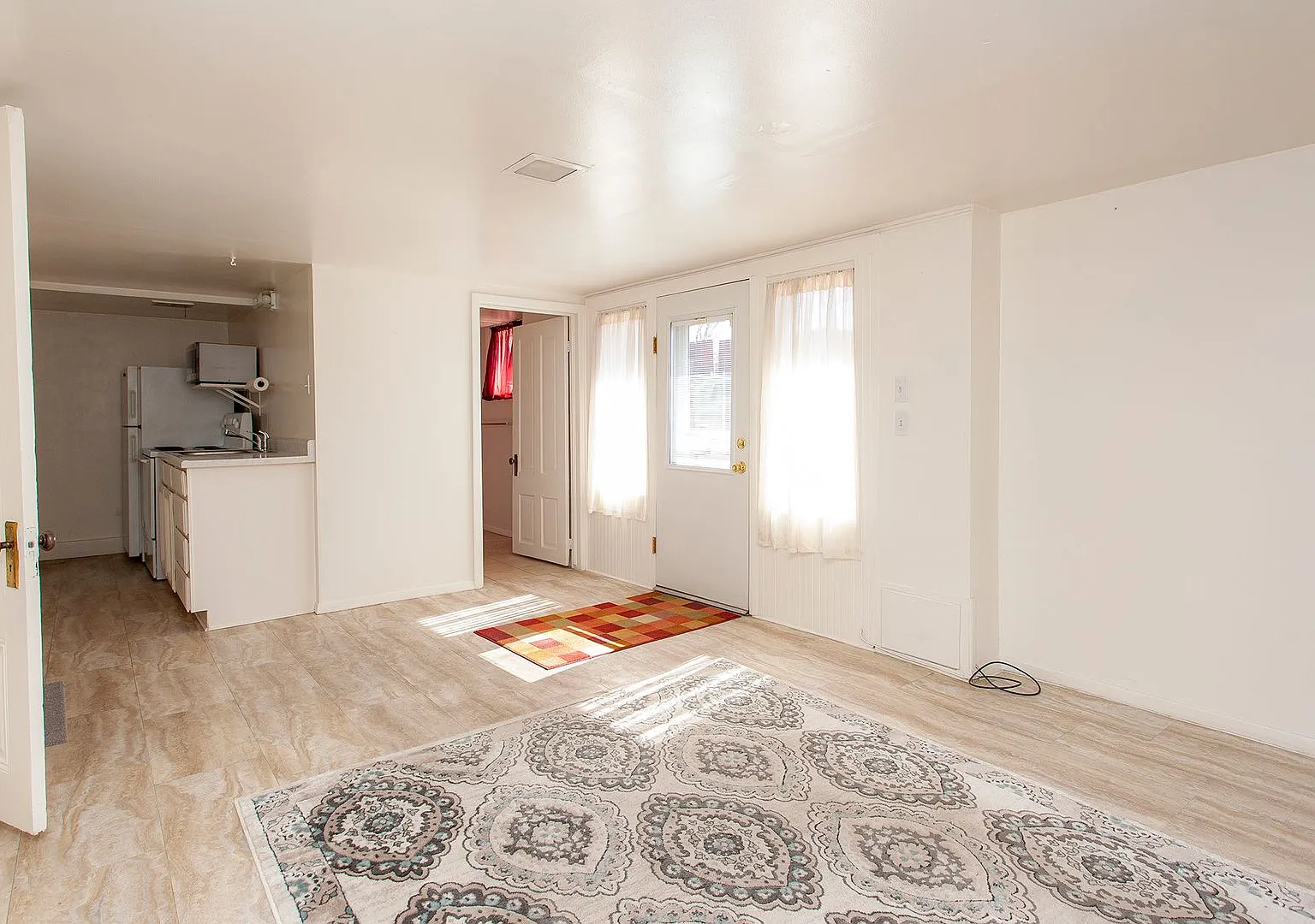 Move In Special!! — Photo 1