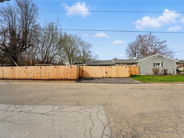 856 Spencer Ave, Sharon, PA 16146