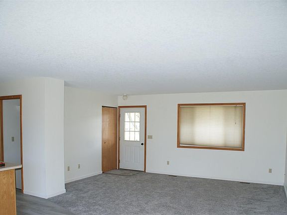 4th image of 6786 Windwood Dr