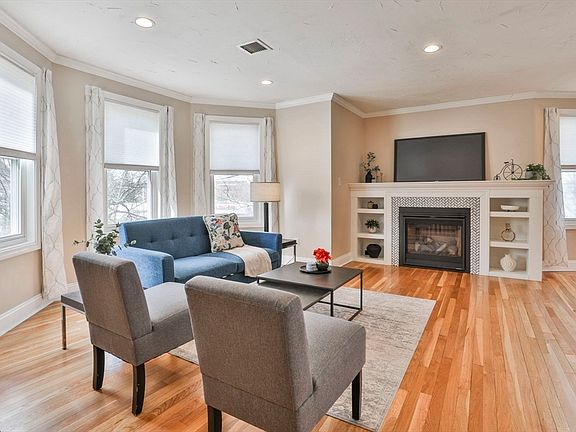 4th image of 12 Linden Rd #12