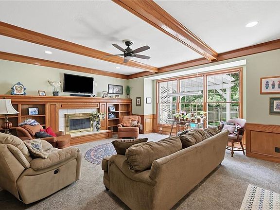 3rd image of 10467 W 131st St
