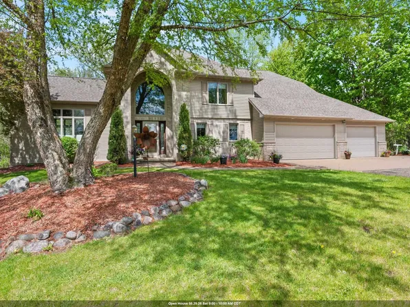 W8678 Hillview Rd, Hortonville, WI 54944