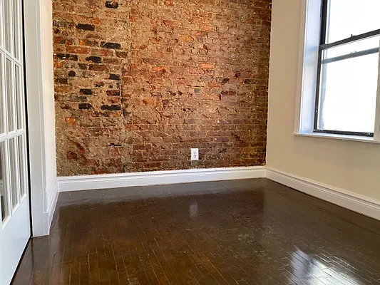 Rented by Oxford Property Group | media 11