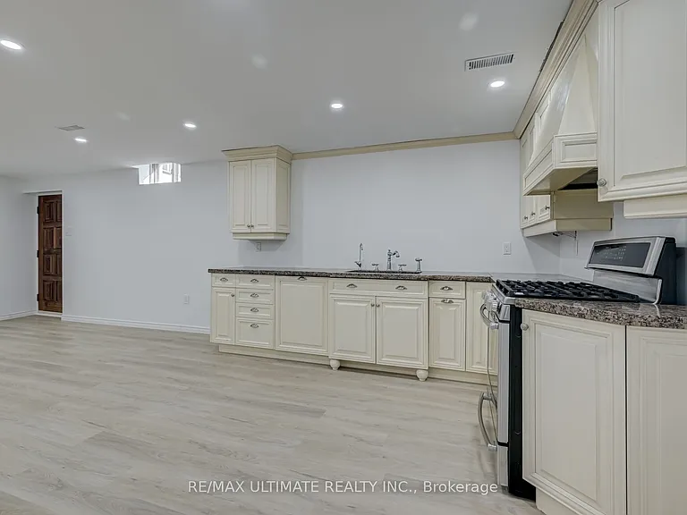 5 Bayswater Ave — Photo 15