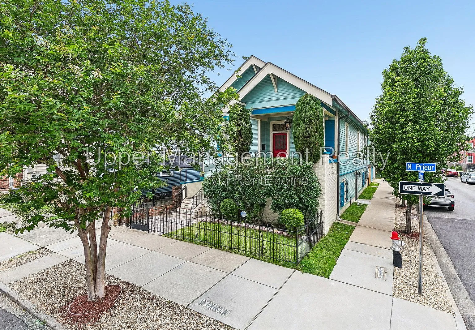 3 bed, 2.0 bath, 1303 sqft, $2,500 — Photo 1