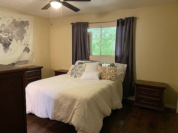 3rd image of 155 Ferndale Ln