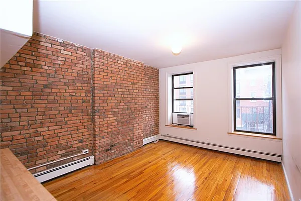 Rented by R New York | media 10