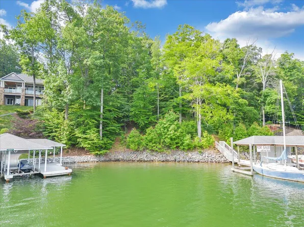 33 Stillwater Dr, Union Hall, VA 24176