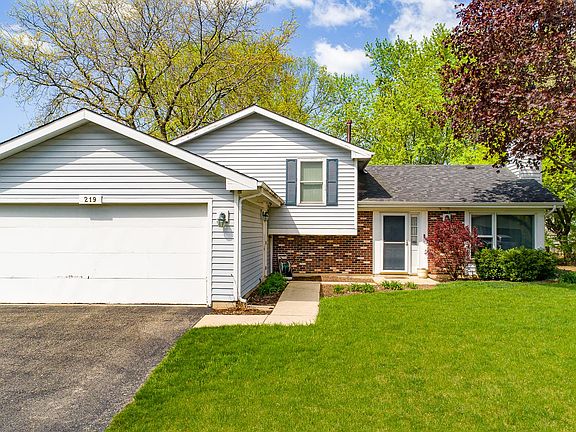 3rd image of 219 Lincolnshire Ln