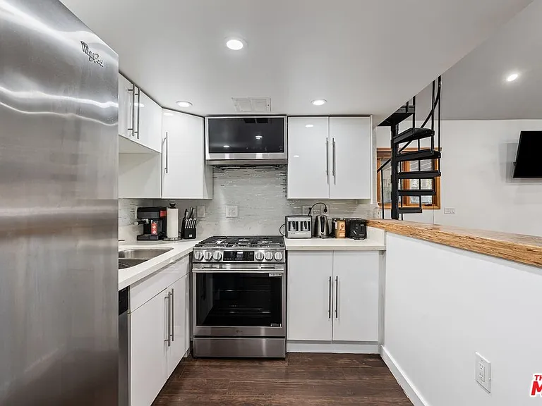 6440 W 87th Pl — Photo 35
