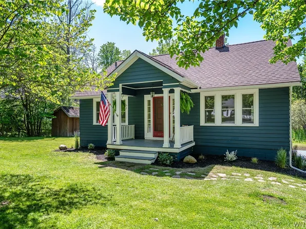 4076 N Freeman Rd, Orchard Park, NY 14127