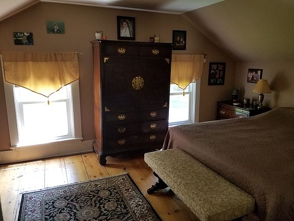 Upstairs bedroom