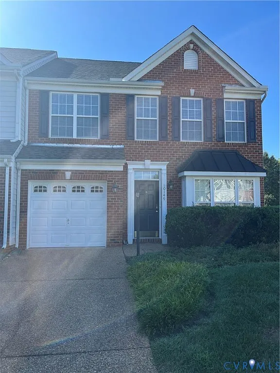 3 bed, 2.5 bath, 1952 sqft, $2,350 — Photo 2