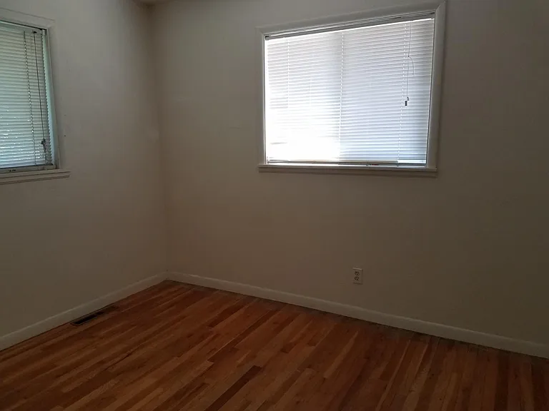 1150 Evans Ave — Photo 6