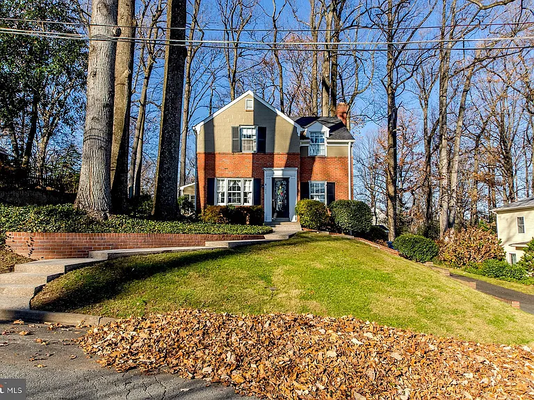 1308 Tracy Pl — Photo 3