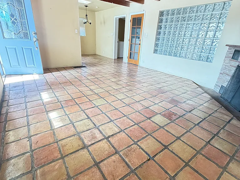 1027 E Blanton Dr — Photo 20