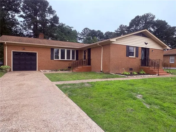 1303 Warfield Dr, Portsmouth, VA 23701