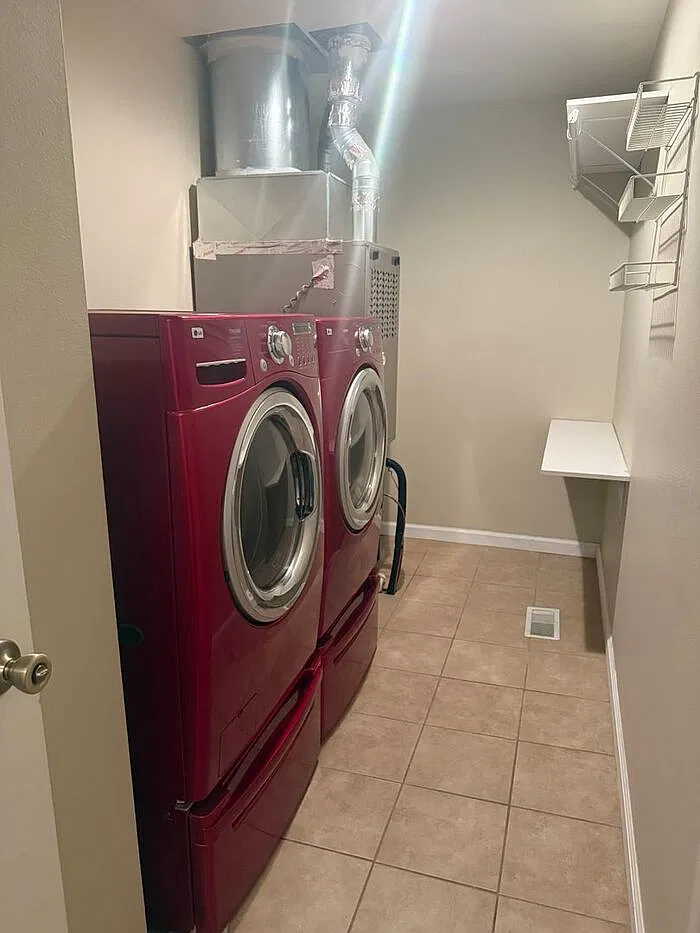 3 bed, 2.0 bath, 1610 sqft, $2,700 — Photo 2
