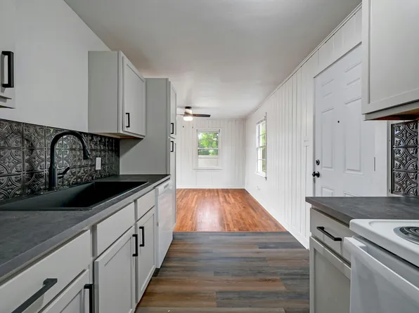 107 Meiners St #B, San Marcos, TX 78666