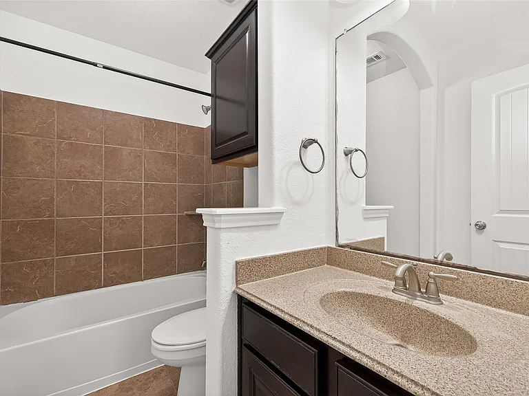 17415 Sandalisle Ln — Photo 46