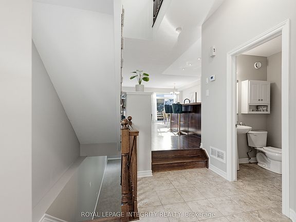 5th image of 661 Willowmere Way