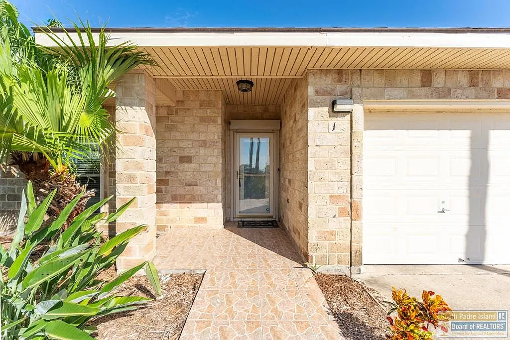 Building Photo - 1 Torrey Pines Rd