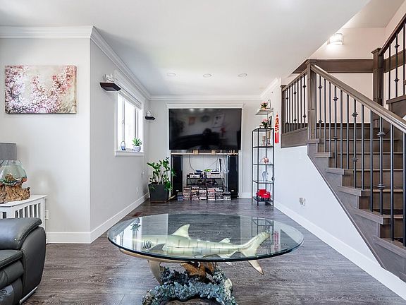 4th image of 21528 Donovan Ave