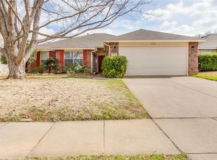 8325 Clearbrook Dr, Fort Worth, TX 76123