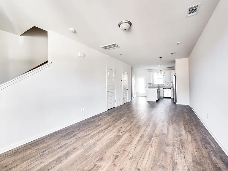 1229 Hope Village Way — Photo 6