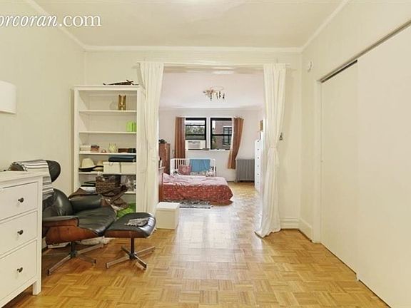 3rd image of 326 2nd St #2