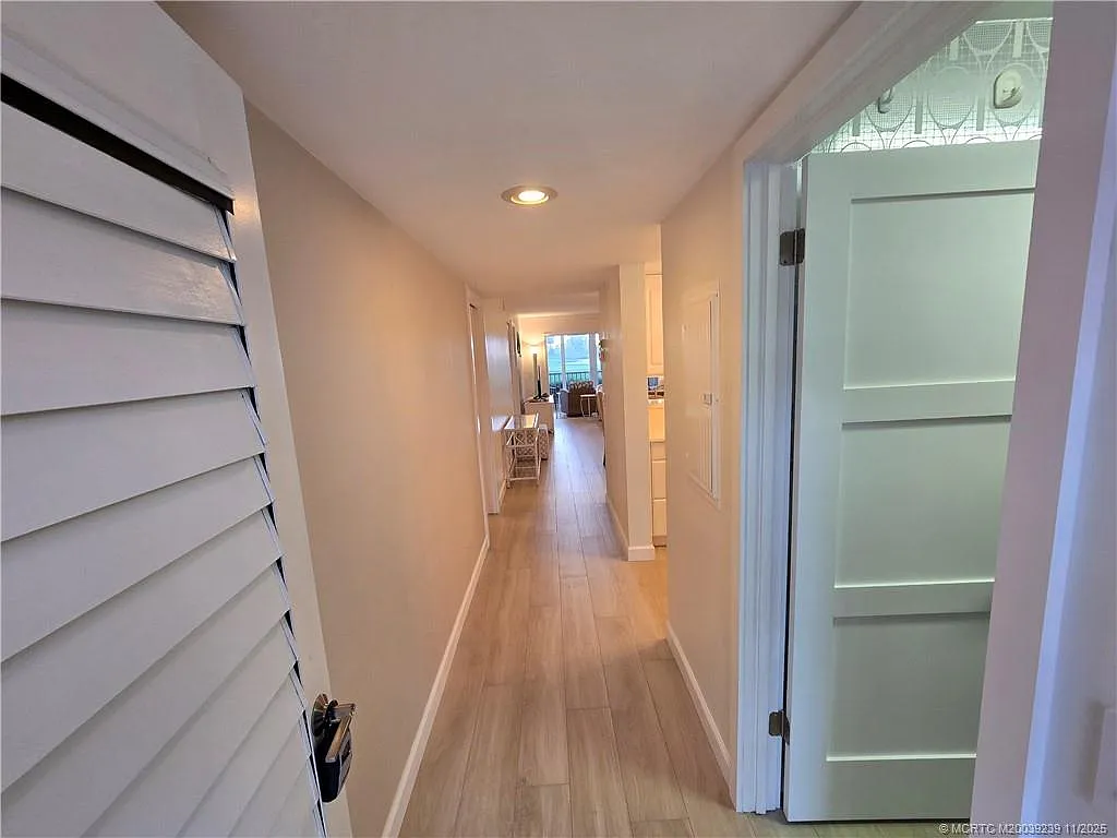 2 bed, 2.0 bath, 971 sqft, $6,000 — Photo 2