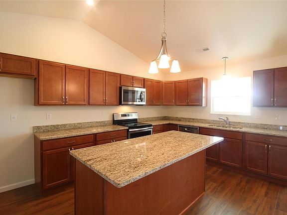 5th image of 3435 Ozzie Dr